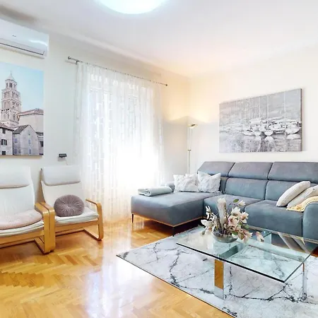 Stella- Near Center And Bacvice Apartment *