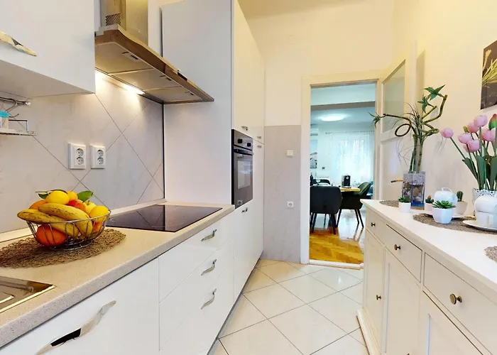 Stella- Near Center And Bacvice Appartement